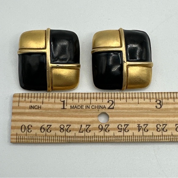 Vintage 1980’s Givenchy enamel earrings clip on #321 - Picture 6 of 6